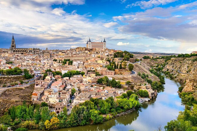 Segovia and Toledo Day Tour from Madrid with Optional Alcazar - What the bilingual format means for you
