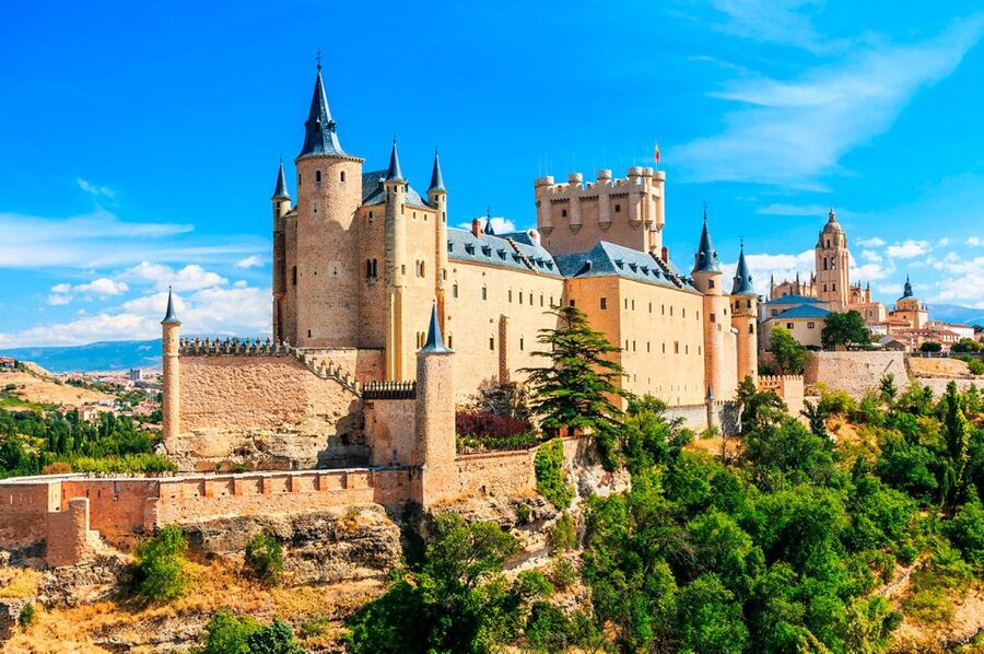 Segovia Private Guided Visit & Alcazar with High Speed Train - Why the high-speed train makes Segovia easy from Madrid