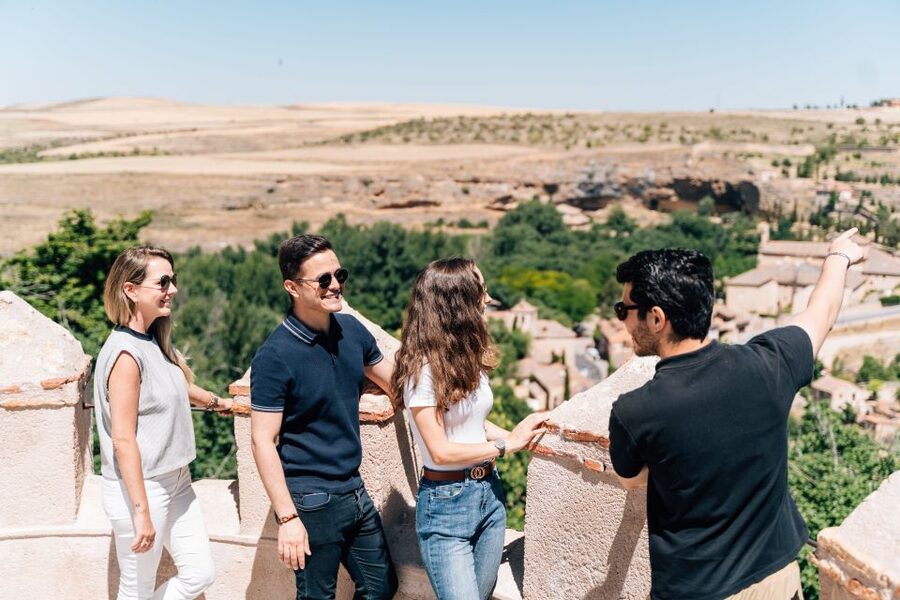 Segovia Private Guided Visit & Alcazar with High Speed Train - The Royal Alcazar brings the fairy-tale moment