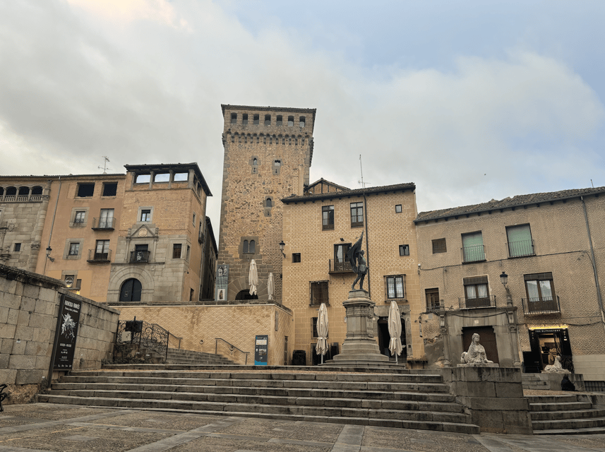 Segovia: private tour with Alcazar, Cathedral and wine tasting - Price, time, and what you receive