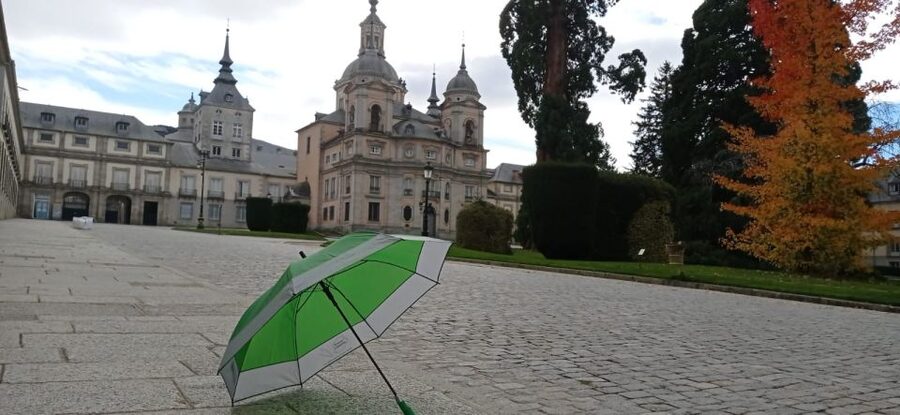 Segovia: Royal Palace of La Granja de San Ildefonso Tour - Meeting outside the Real Colegiata