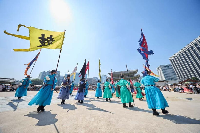 Seoul: Bukchon Village, Gyeongbokgung, Gwangjang Market - Key points at a glance