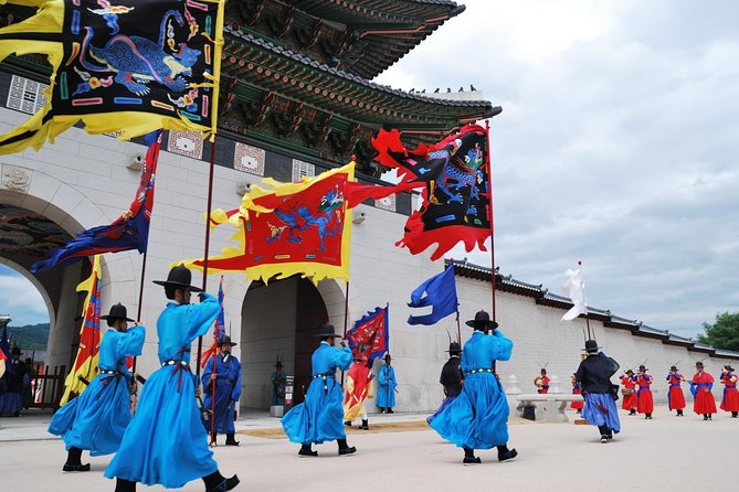 Seoul City Sightseeing Tour Including Gyeongbokgung Palace, N Seoul Tower, and Namsangol Hanok Village - Gwanghwamun Gate and the changing guard