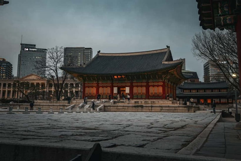 Seoul: Colonial History Tour with Prison&Palace, Market Food - Who should book this experience