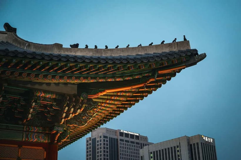 Seoul: Colonial History Tour with Prison&Palace, Market Food - Seoul City Hall and Sungnyemun Gate