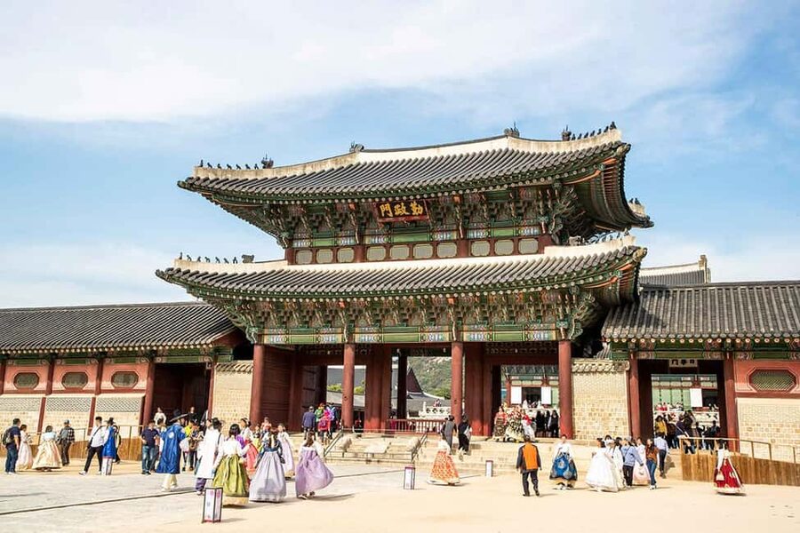 Seoul Day Tour: Gyeongbok Palace, Bukchon, Gwangjang Market - A Seoul night built around stories, views, and food