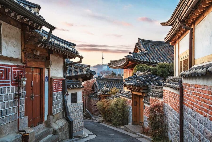 Seoul Day Tour: Gyeongbok Palace, Bukchon, Gwangjang Market - Walking through Bukchon’s hanok lanes