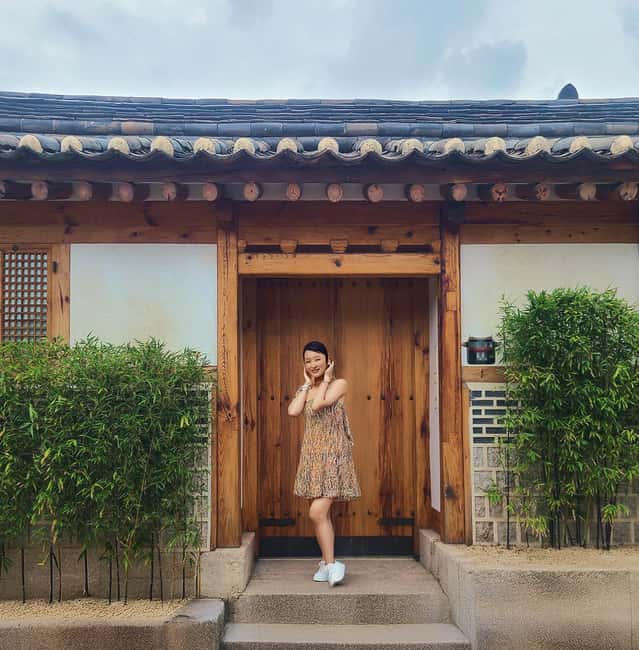 Seoul Day Tour: Gyeongbok Palace, Bukchon, Gwangjang Market - Gwangjang Market and the cost of dinner