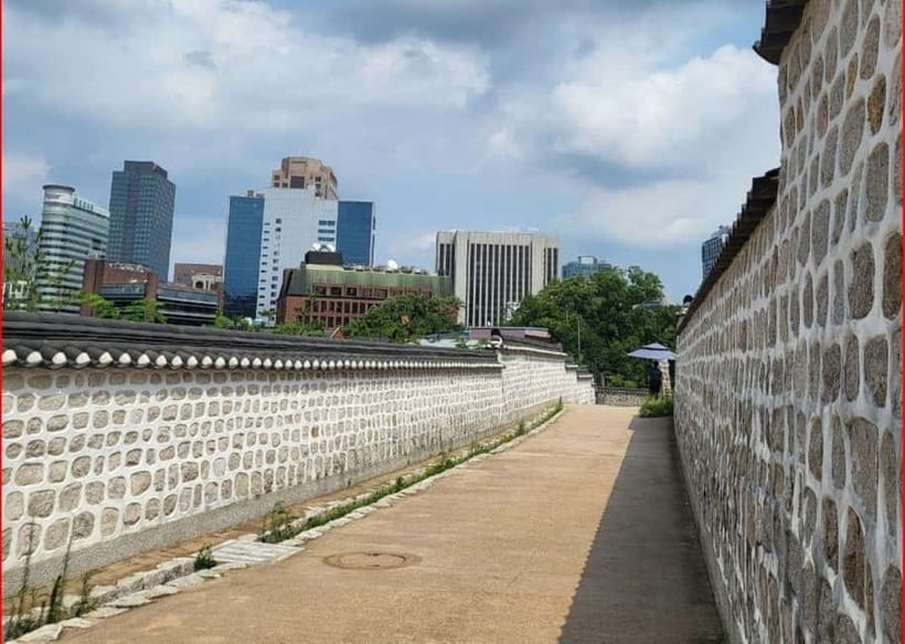 Seoul: Deoksugung Palace Heritage Walking Tour - Practical details for a comfortable afternoon