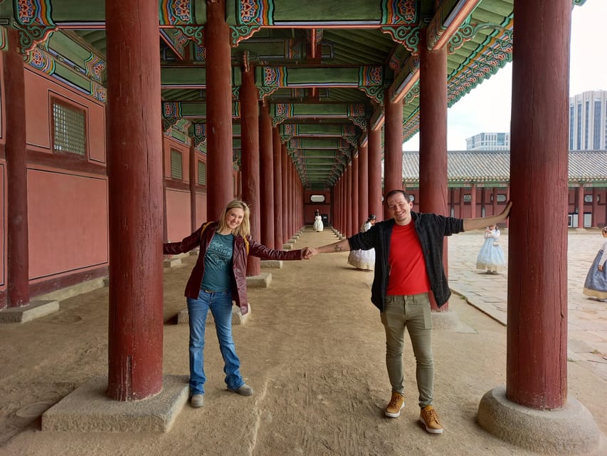 Seoul: Full-Day Guided Tour to Gyeongbokgung, Bukchon & More - Hongdae, or a museum and temple alternative