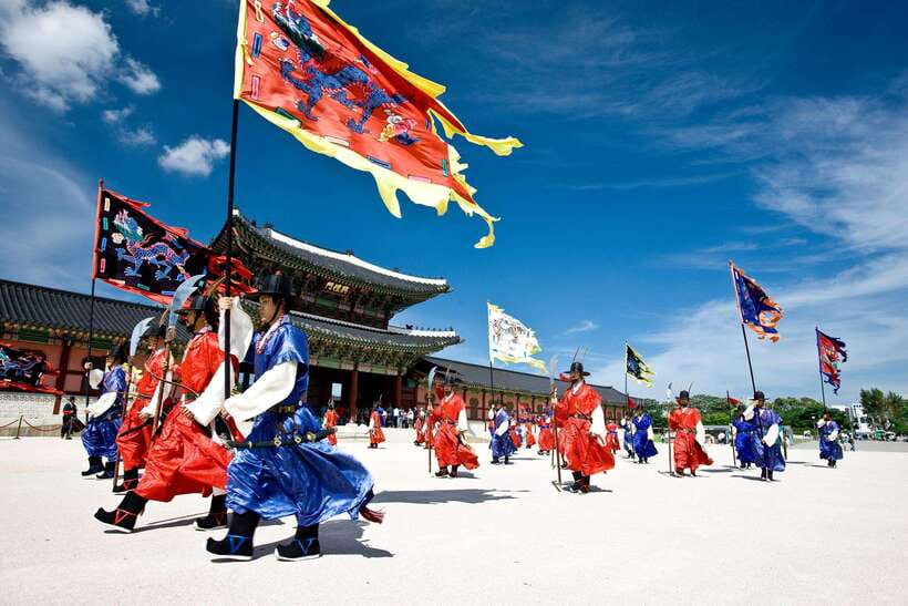 Seoul: Full-Day Royal Palaces Private Tour - A full day built around Seoul’s royal past