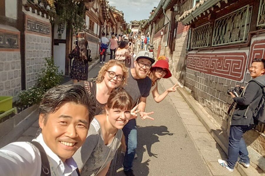 Seoul: Gyeongbok Palace and Bukchon Hanok Walking Tour - Meeting at City Hall Station