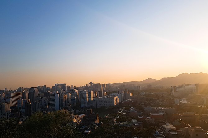 Seoul: Gyeongbok Palace, Bukchon Village, and Gwangjang Tour - Gwangjang Market: finish with food