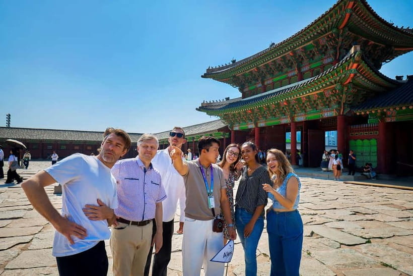 Seoul: Gyeongbok Palace, N Tower, & Local Market City Tour - Gyeongbokgung brings the Joseon court to life