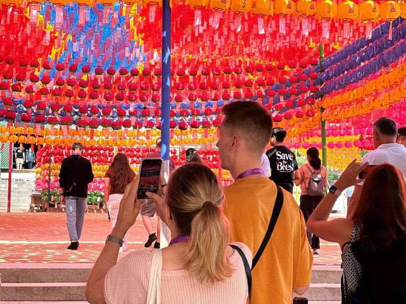 Seoul: Gyeongbok Palace, N Tower, & Local Market City Tour - A shopping stop that will not suit everyone