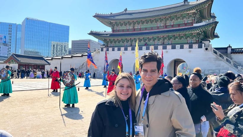 Seoul: Gyeongbok Palace, N Tower, & Local Market City Tour - Insadong combines craft shops with lunch