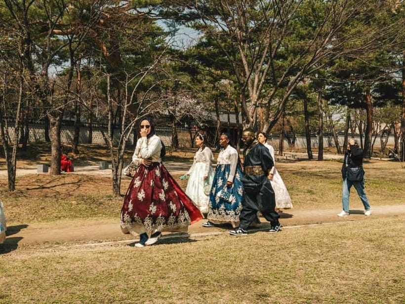 Seoul Half-Day City Highlight, Palace Tour with Hanbok - Gyeongbokgung and the Joseon royal court