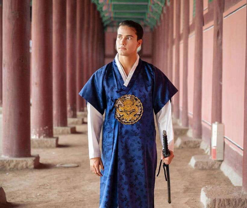 Seoul: Hanbok Rental with Gyeongbokgung Palace Entry - Who should book this experience?
