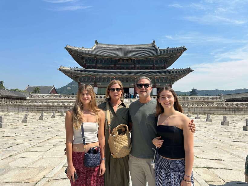 Seoul Highlights: Gyeongbok Palace, Insadong & N Seoul Tower - Gwanghwamun and Gyeongbokgung Palace