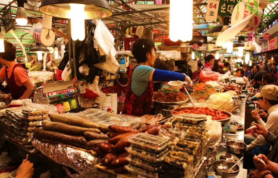 Seoul: Nighttime Tour of Palace, Market, Naksan Park & More - Should you book it?