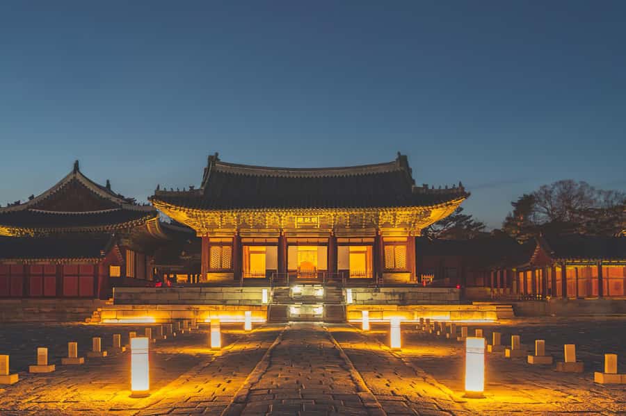 Seoul: Palace, Temple and Market Guided Foodie Tour at Night - Why this route works so well after dark