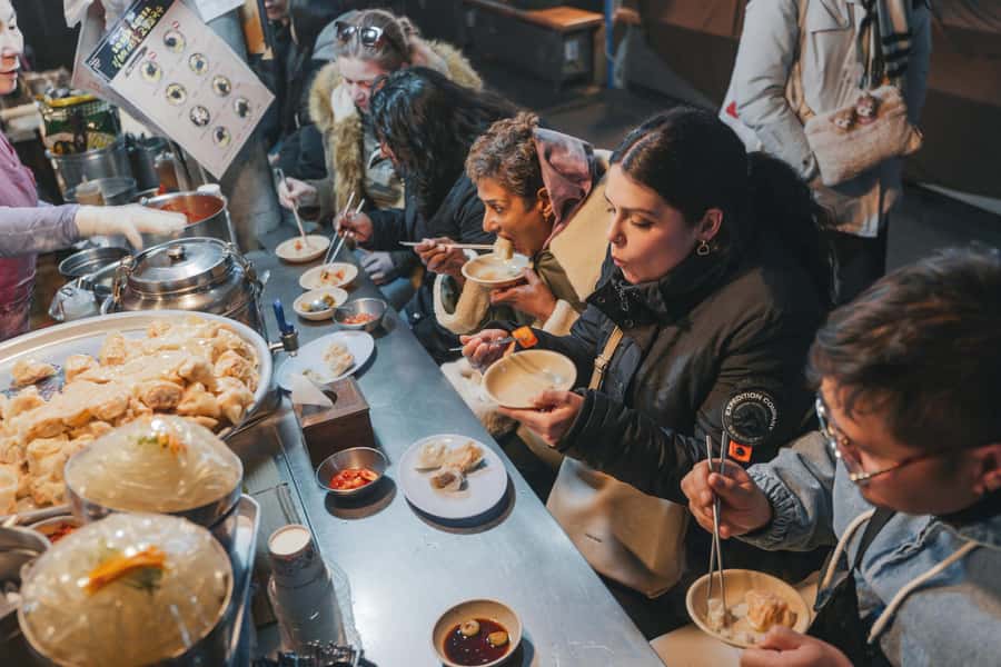 Seoul: Palace, Temple and Market Guided Foodie Tour at Night - Is $60 good value?