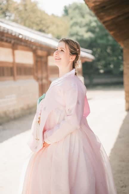 Seoul: Professional Hanbok Photography at Gyeongbok Palace - What this Seoul photo experience really includes