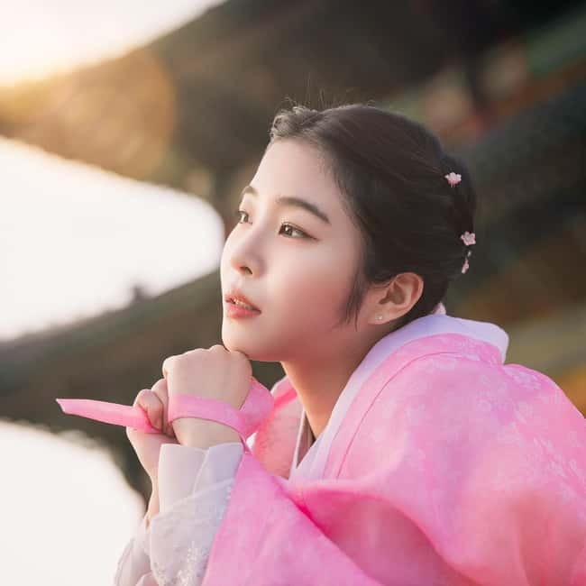 Seoul: Professional Hanbok Photography at Gyeongbok Palace - Geunjeongjeon brings the grand palace setting