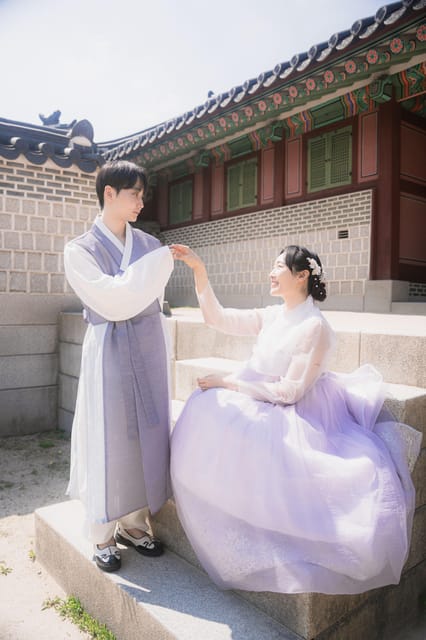 Seoul: Professional Hanbok Photography at Gyeongbok Palace - A friendly session for camera-shy visitors