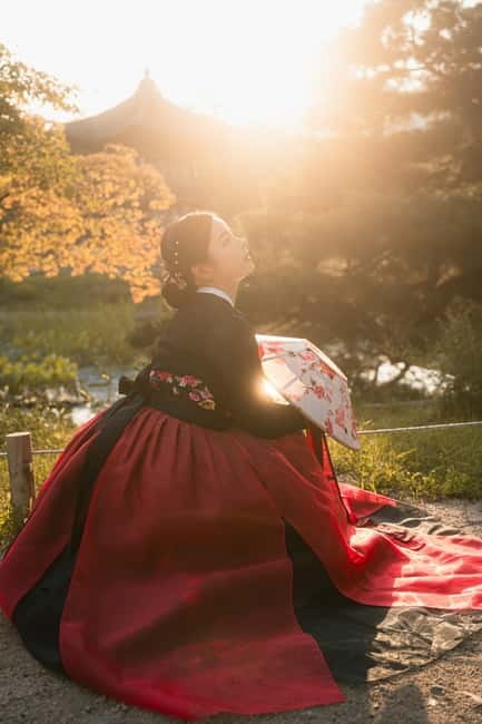 Seoul: Professional Hanbok Photography at Gyeongbok Palace - Weather, comfort, and timing matter