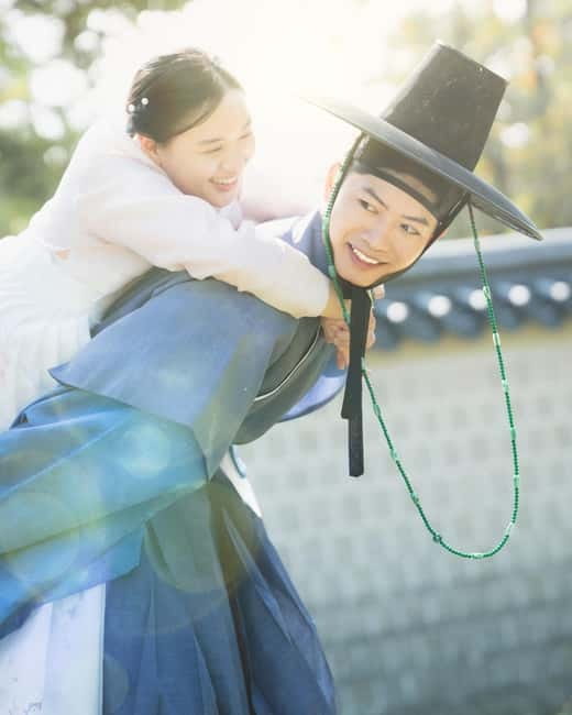 Seoul: Professional Hanbok Photography at Gyeongbok Palace - From Gyeongbokgung Station to Gwanghwamun