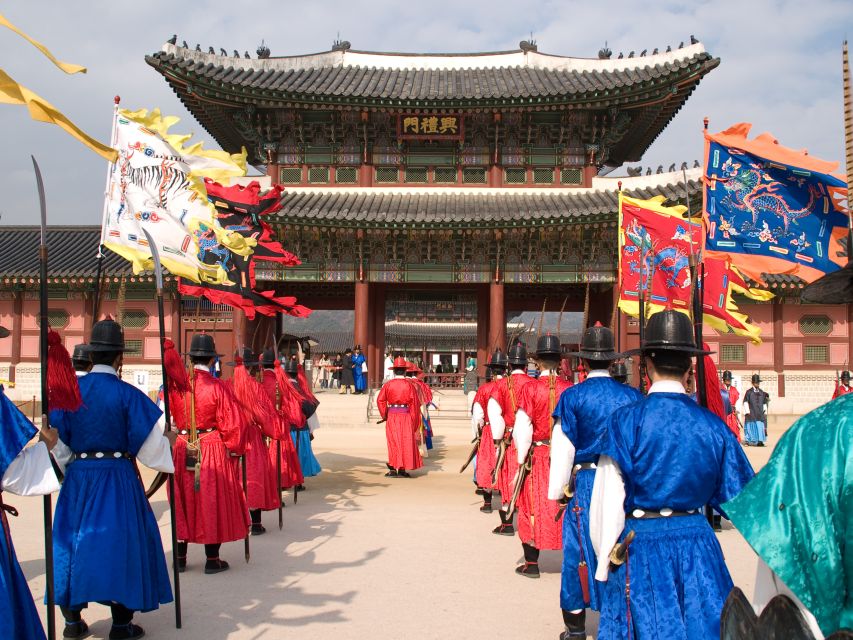Seoul: Royal Palace Morning Tour including Cheongwadae - Cheongwadae, Seoul’s Blue House
