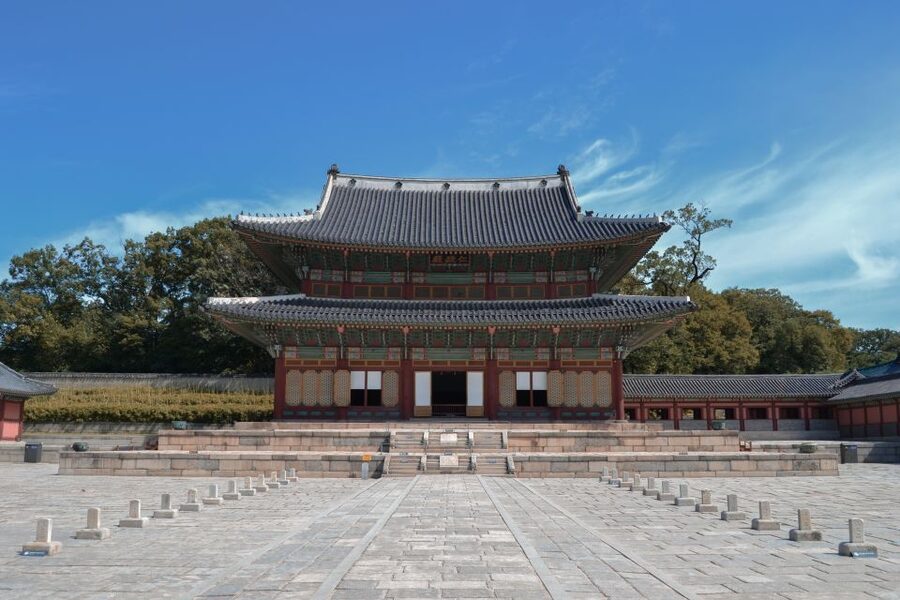 Seoul: UNESCO Sites tour: Palace, Shrine & Bukchon Village - The full-day extension to Suwon