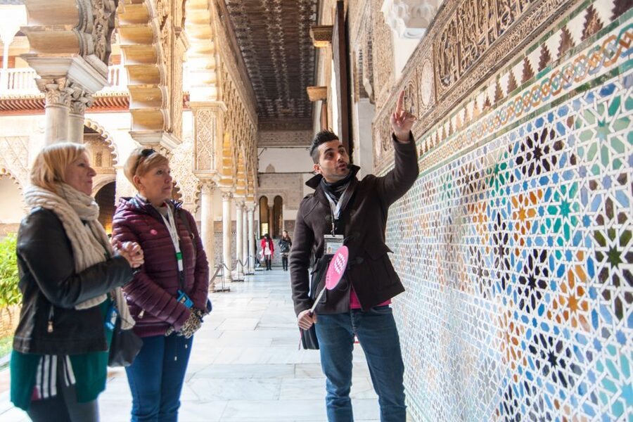 Seville: Alcázar and Cathedral Entry Ticket and Guided Tour - Walking from the palace to Seville Cathedral