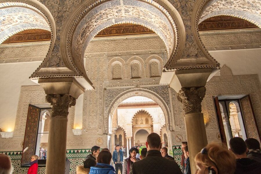 Seville: Alcázar and Cathedral Entry Ticket and Guided Tour - Climbing La Giralda for the best city view