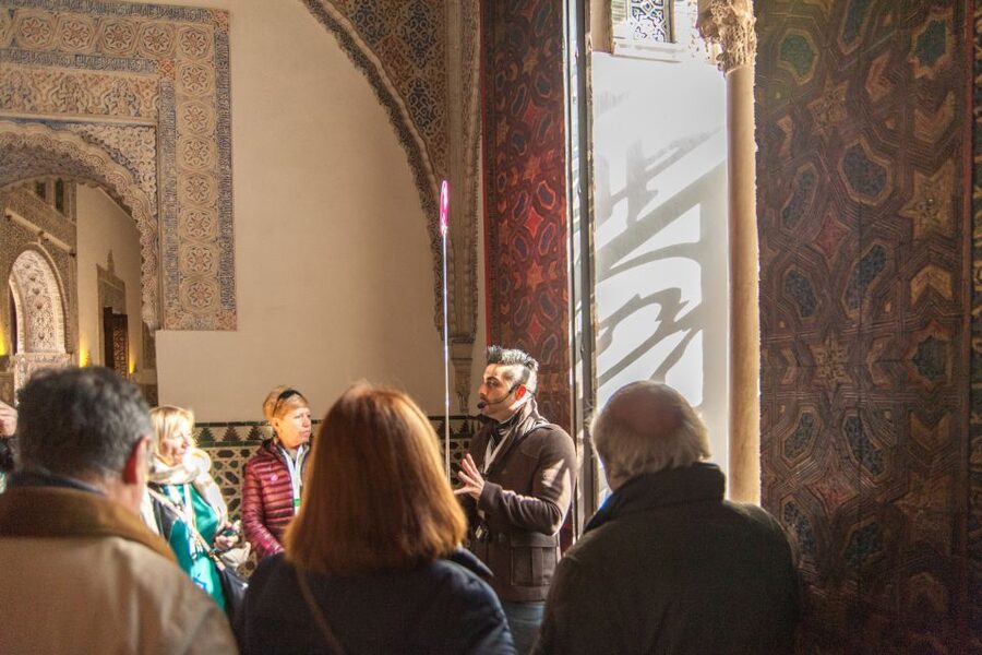 Seville: Alcázar and Cathedral Entry Ticket and Guided Tour - Timing, meeting point, and what to bring