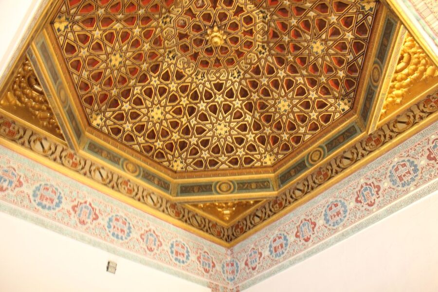 Seville: Alcazar, Cathedral, and Giralda Skip-the-Line Tour - Accessibility, clothing, and practical planning