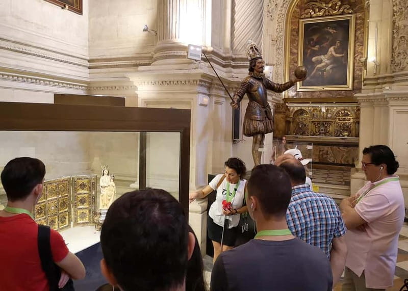 Seville: Alcázar, Cathedral, and Giralda Small-Group Tour - Why this three-stop route works in Seville