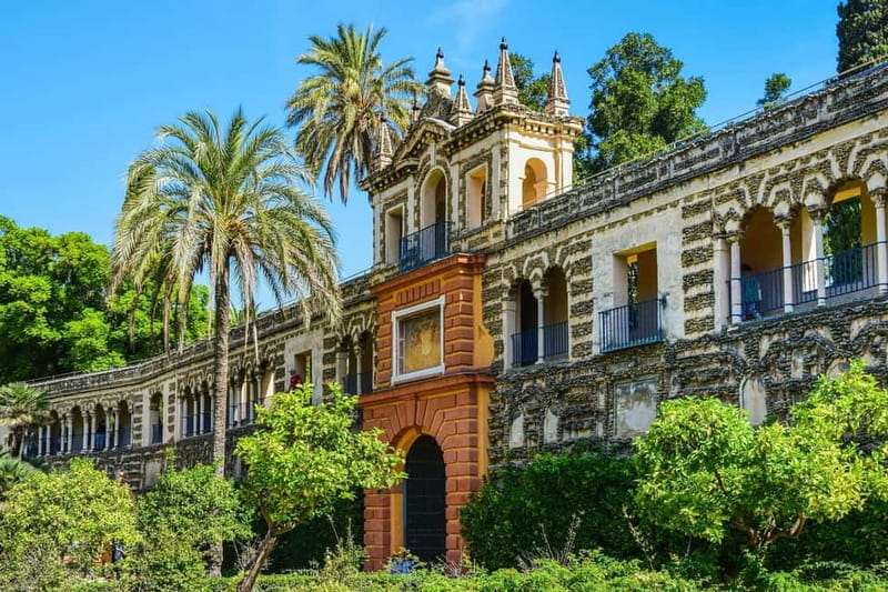 Seville: Alcázar, Cathedral, and Giralda Small-Group Tour - Timing, meeting point, and practical details