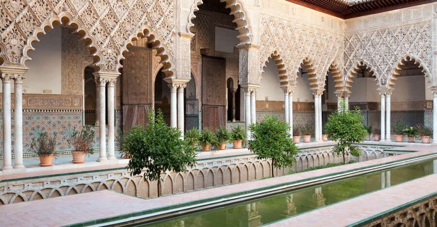 Seville: Alcázar, Cathedral & Giralda Fast Track Guided Tour - Why this combination works in Seville