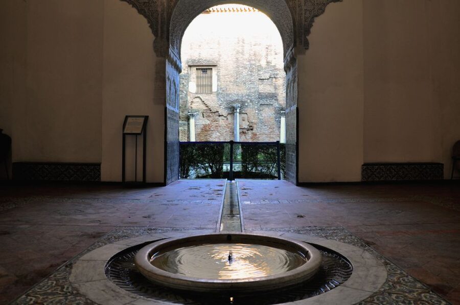 Seville: Alcazar & Cathedral Skip-the-Line Guided Tour - Key points at a glance