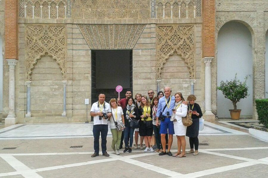 Seville: Alcázar Guided Tour - Entering through the Puerta del León