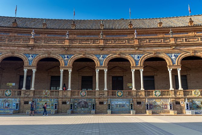 Seville & Alcazar Skip the Line from Cadiz Port (Cruisers Only) - The cathedral and Giralda from the outside