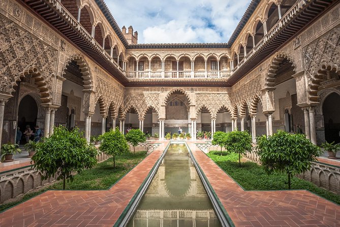 Seville & Alcazar Skip the Line from Cadiz Port (Cruisers Only) - Santa Cruz, where Seville turns into a maze