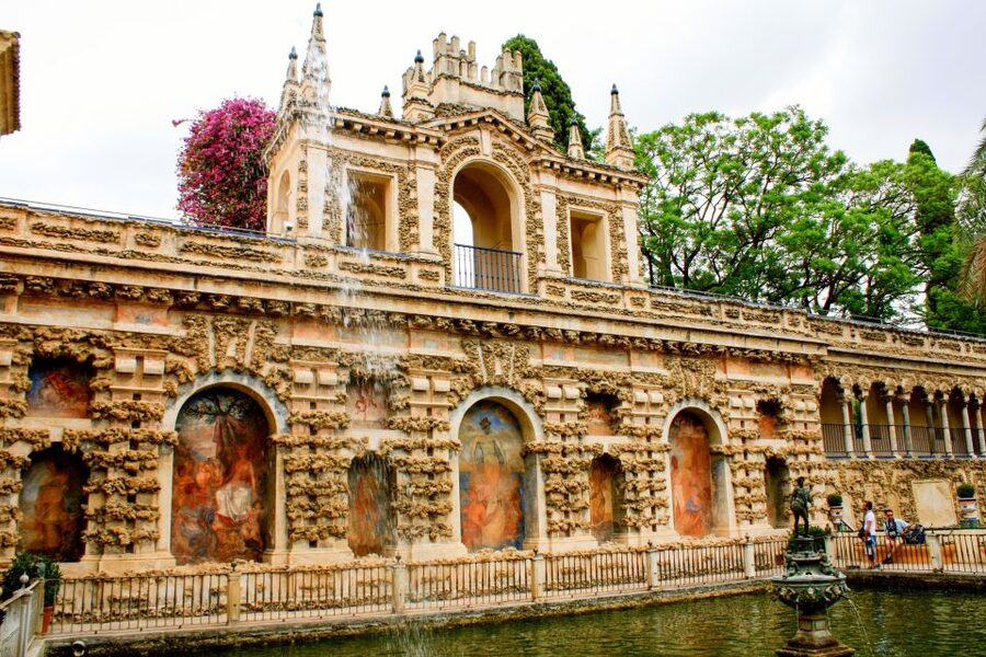 Seville: Alcazar Skip-the-Line Guided Tour with Tickets - Who Will Enjoy This Tour Most