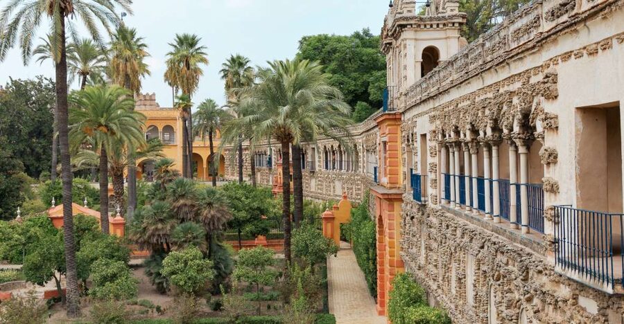 Seville: Alcazar Skip-the-Line Guided Tour with Tickets - Entering the Almohad Fortress