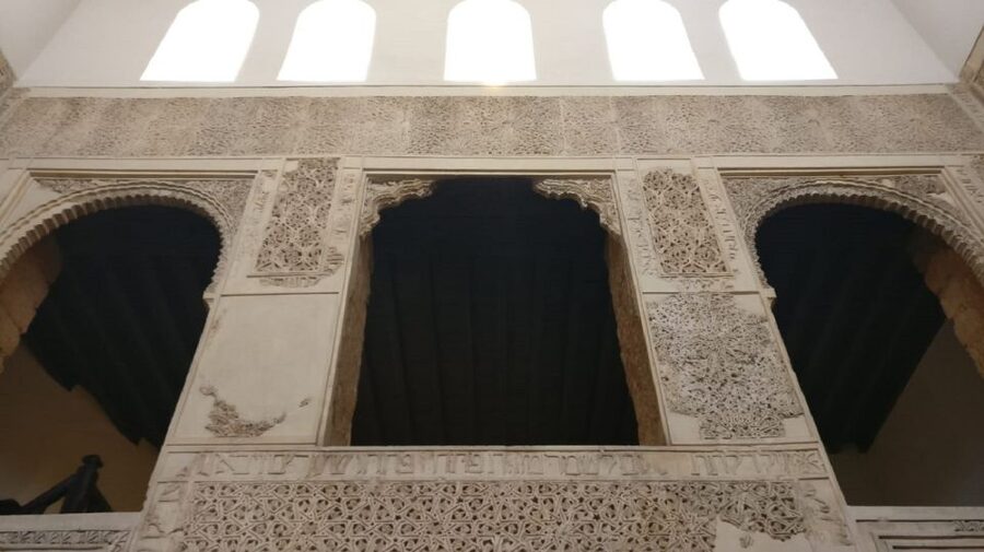 Seville: Alcázar Tour with Tickets Included - The Patio de las Doncellas and Mudéjar design