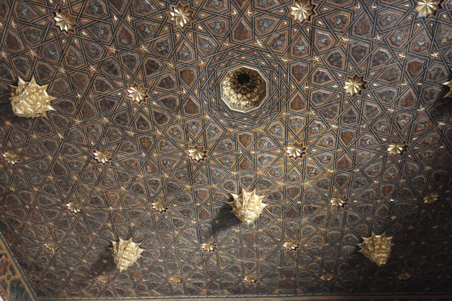 Seville: Casa de Pilatos and Condesa de Lebrija Palace Tour - What the guide adds to the palace rooms