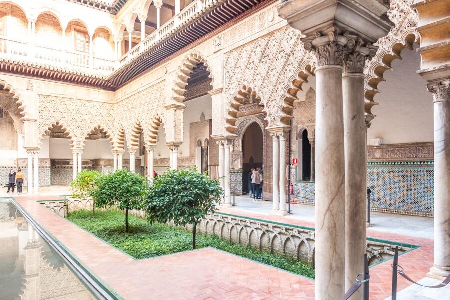 Seville: Cathedral, Giralda & Alcazar Entry With Guided Tour - Key points at a glance