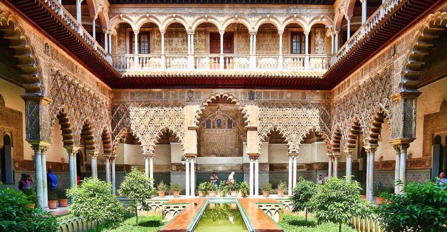 Seville: Cathedral, Giralda & Alcázar Guided Tour - Inside Seville Cathedral for about one hour